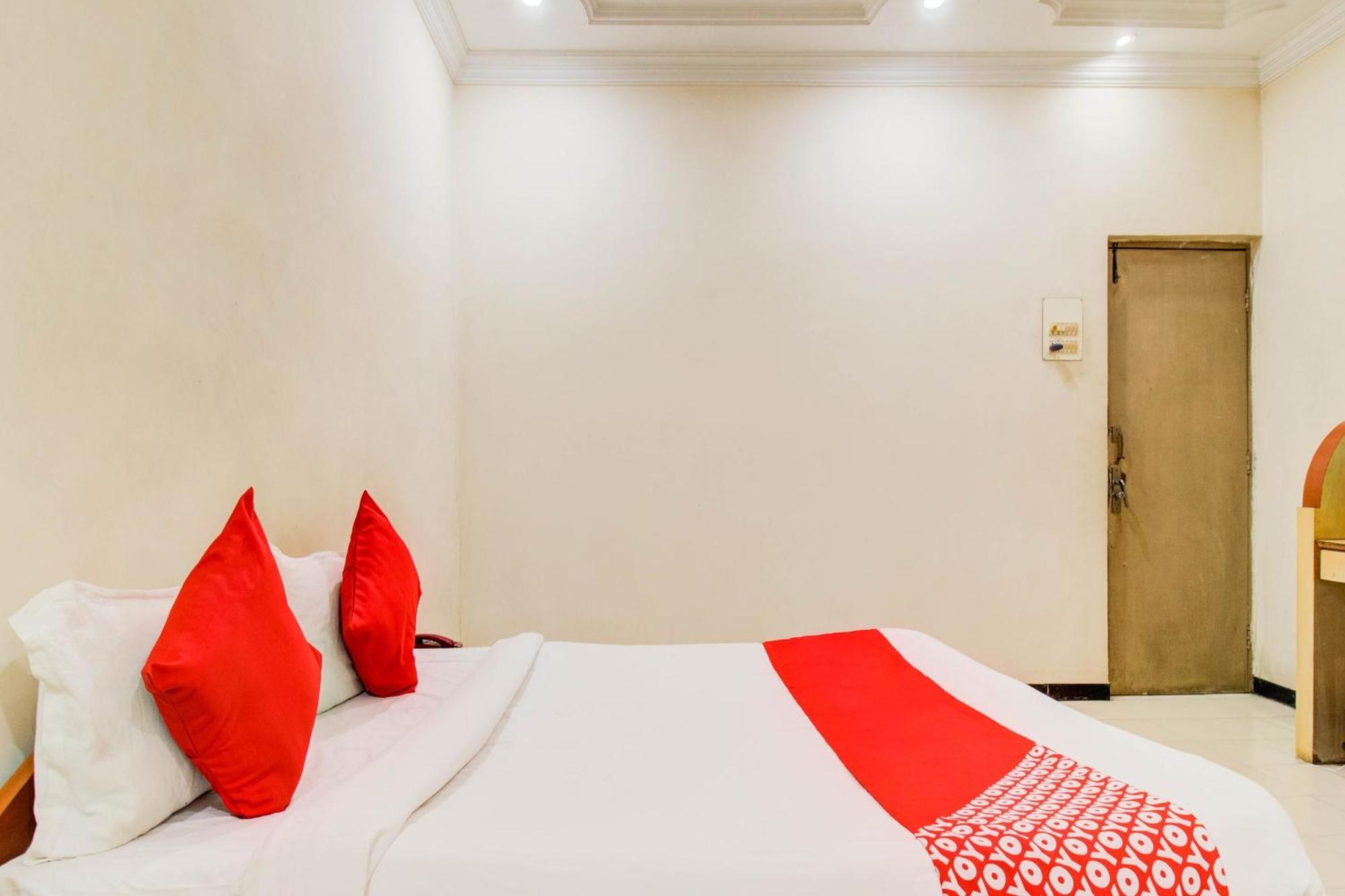 Hotel O Sri Jai Palace Nashik Zewnętrze zdjęcie